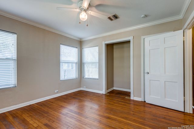206 CHEVY CHASE DR, San Antonio, TX 78209