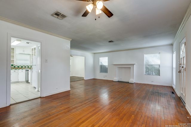 206 CHEVY CHASE DR, San Antonio, TX 78209