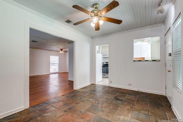 206 CHEVY CHASE DR, San Antonio, TX 78209