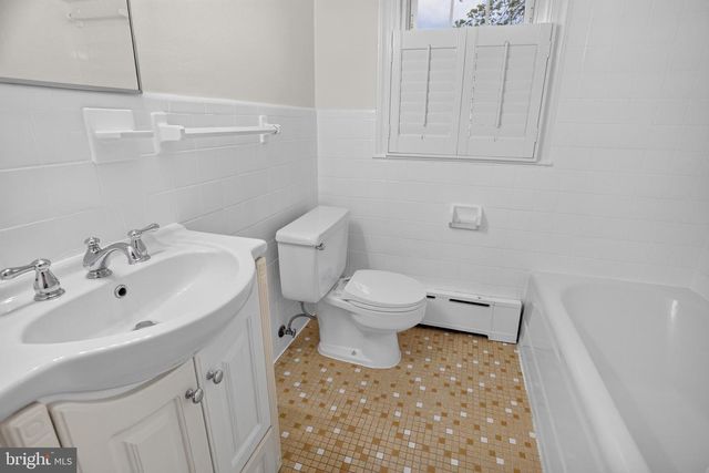 4705 HUNT AVE, Chevy Chase, MD 20815