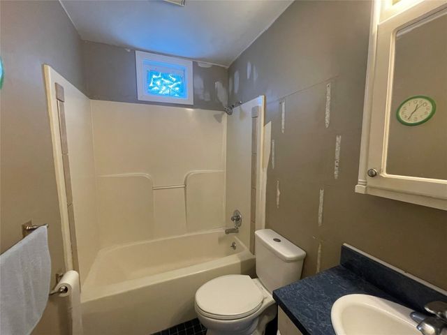 610 GLENRUADH Avenue, Erie, PA 16505