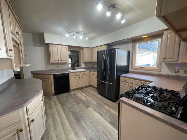 610 GLENRUADH Avenue, Erie, PA 16505