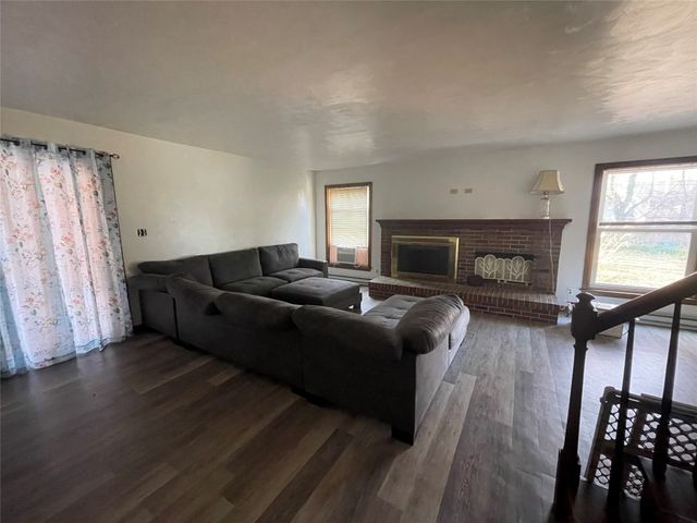 610 GLENRUADH Avenue, Erie, PA 16505