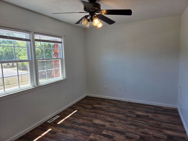 1025 Carolina Rd Apt B2, Conway, SC 29526