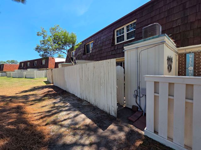 1025 Carolina Rd Apt B2, Conway, SC 29526