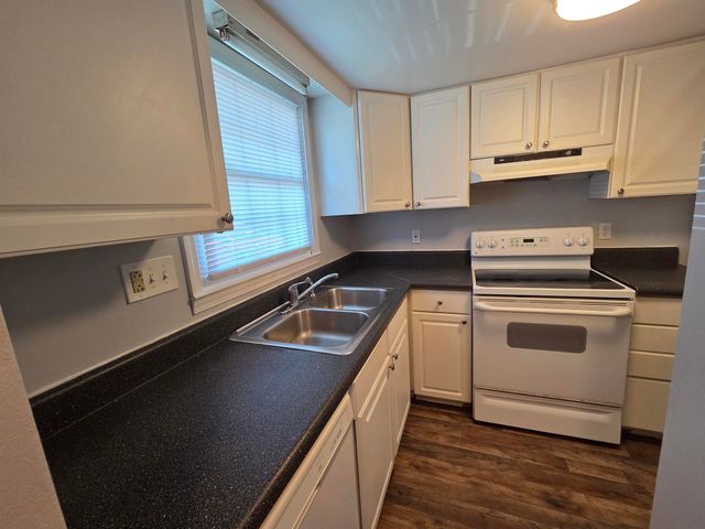 1025 Carolina Rd Apt B2, Conway, SC 29526