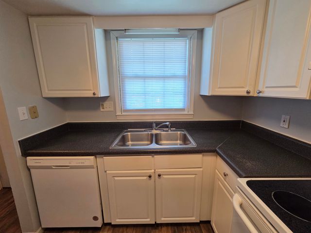 1025 Carolina Rd Apt B2, Conway, SC 29526
