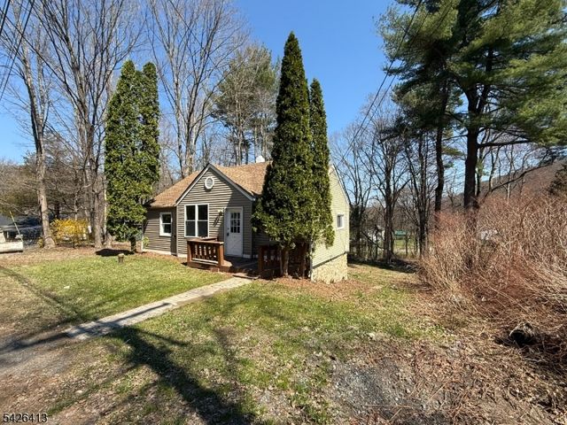 13 River Dr, Jefferson Twp., NJ 07885