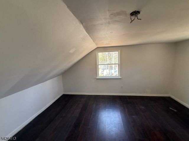 13 River Dr, Jefferson Twp., NJ 07885