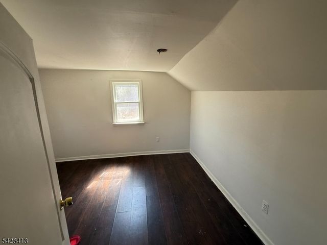 13 River Dr, Jefferson Twp., NJ 07885