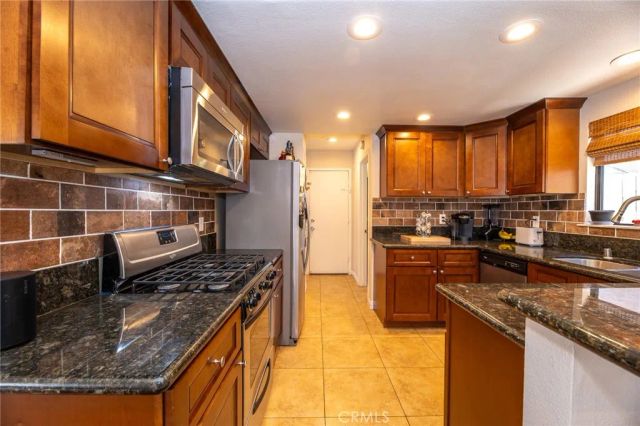 2324 Fan Palm Drive, Corona, CA 92879