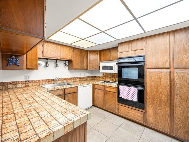 3422 Kensbrook Street, Las Vegas, NV 89121