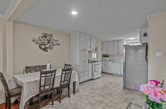 10465 White Oak Dr, Baton Rouge, LA 70815