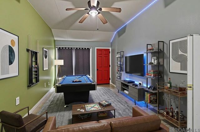 10465 White Oak Dr, Baton Rouge, LA 70815