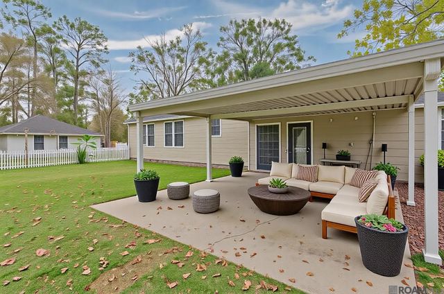 10465 White Oak Dr, Baton Rouge, LA 70815