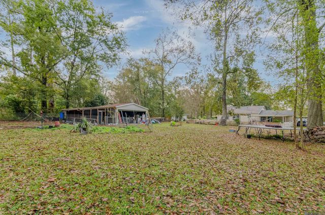 10465 White Oak Dr, Baton Rouge, LA 70815