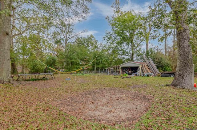 10465 White Oak Dr, Baton Rouge, LA 70815