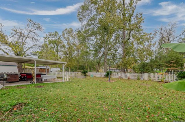 10465 White Oak Dr, Baton Rouge, LA 70815