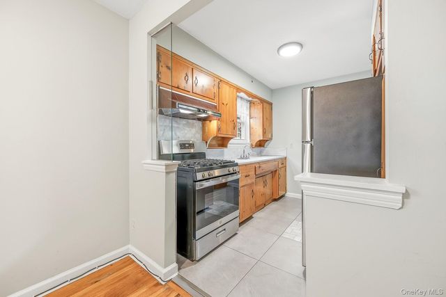 2323 32nd Street, Astoria, NY 11105