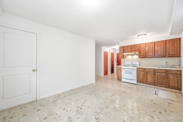 2323 32nd Street, Astoria, NY 11105