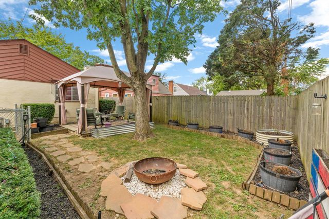 624 Georgian Drive, Columbus, OH 43228