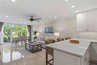 682 Broad AVE S J682, Naples, FL 34102