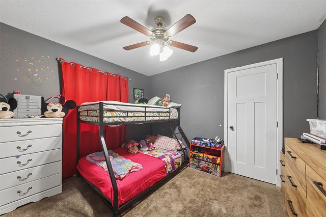 1269 Stewart Street, Des Moines, IA 50316
