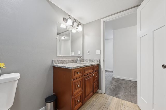 1269 Stewart Street, Des Moines, IA 50316