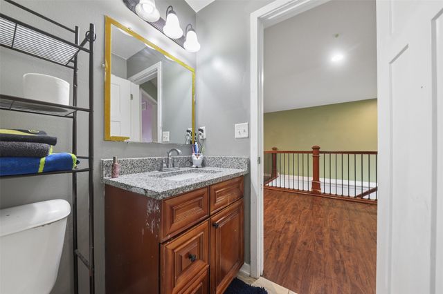 1269 Stewart Street, Des Moines, IA 50316