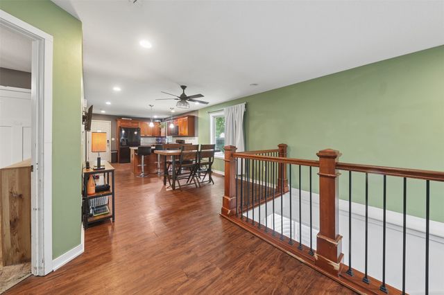 1269 Stewart Street, Des Moines, IA 50316