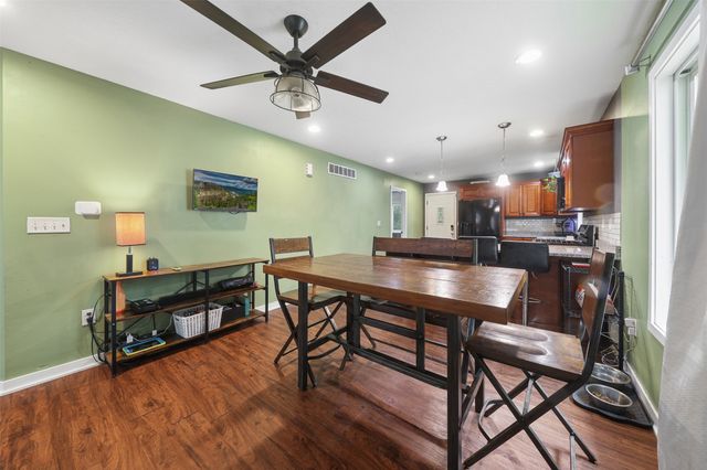 1269 Stewart Street, Des Moines, IA 50316