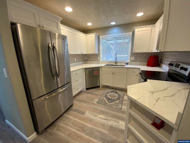 1553 Ammon NW St, Salem, OR 97304