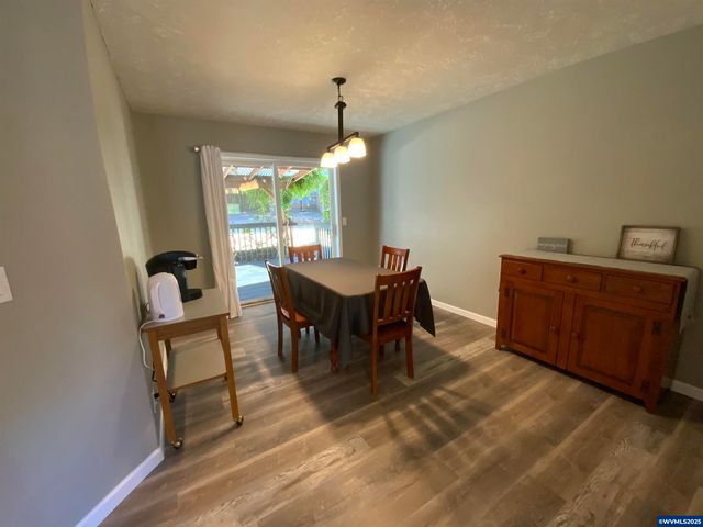 1553 Ammon NW St, Salem, OR 97304