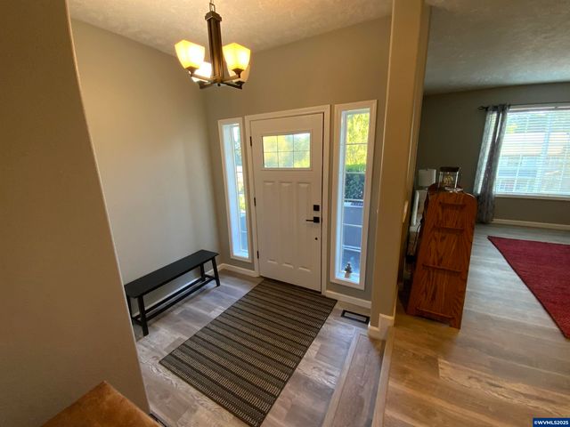 1553 Ammon NW St, Salem, OR 97304