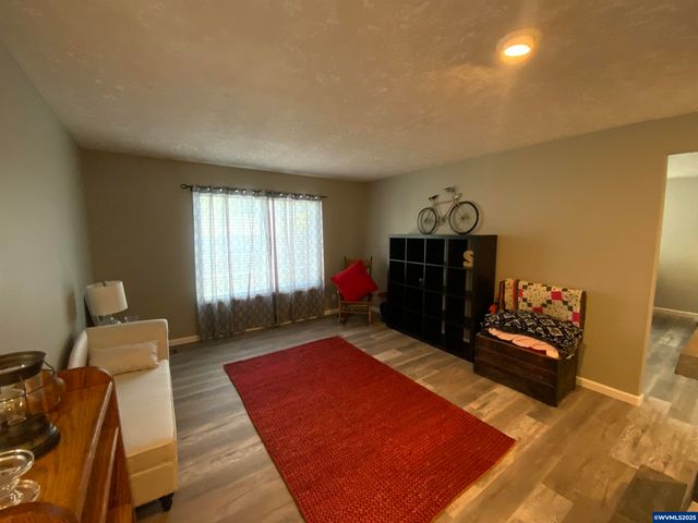 1553 Ammon NW St, Salem, OR 97304