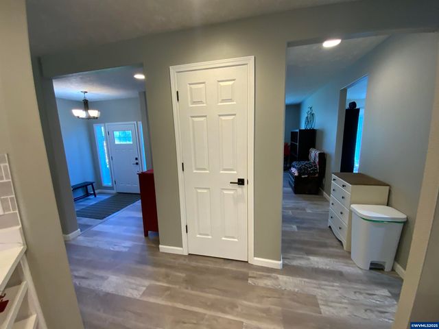 1553 Ammon NW St, Salem, OR 97304