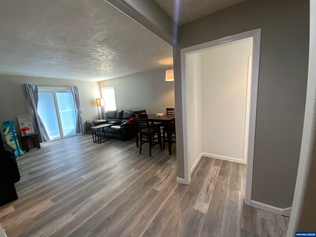 1553 Ammon NW St, Salem, OR 97304