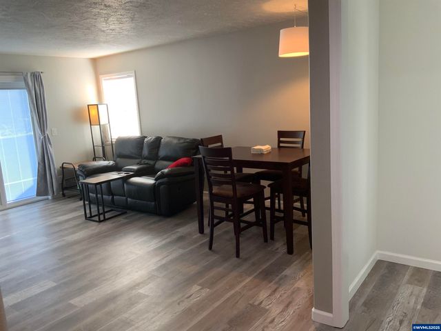 1553 Ammon NW St, Salem, OR 97304