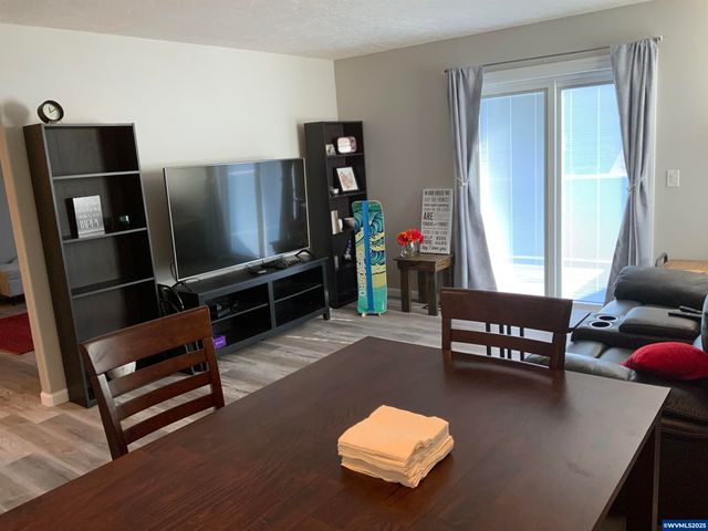 1553 Ammon NW St, Salem, OR 97304