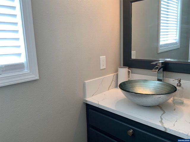 1553 Ammon NW St, Salem, OR 97304