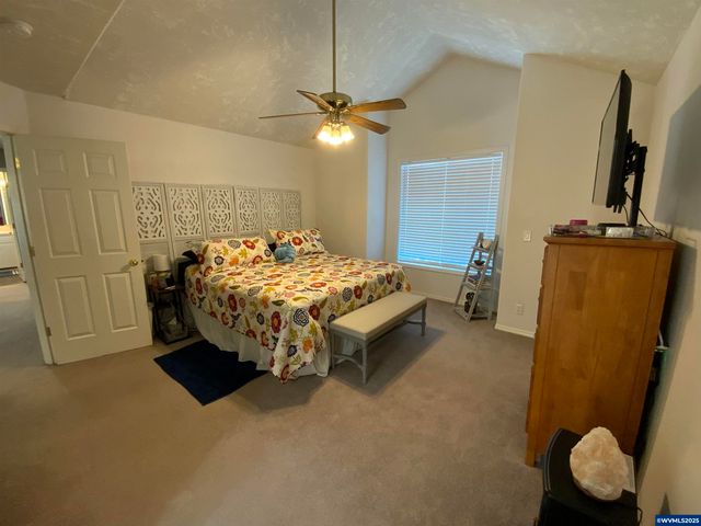 1553 Ammon NW St, Salem, OR 97304