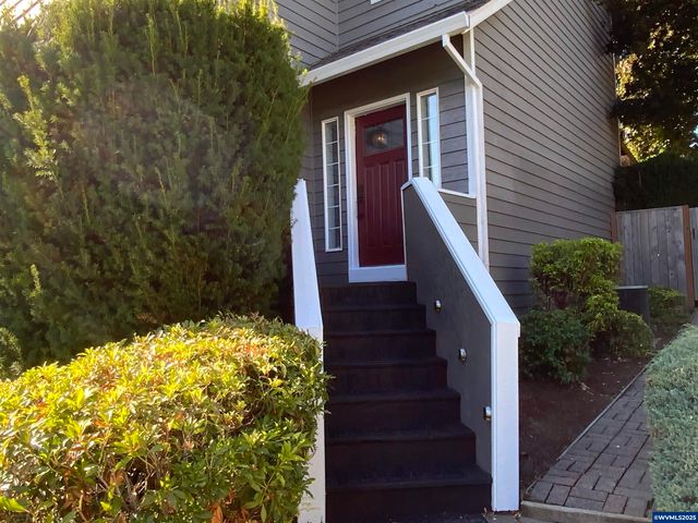 1553 Ammon NW St, Salem, OR 97304