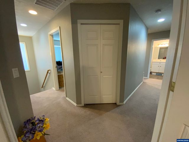 1553 Ammon NW St, Salem, OR 97304