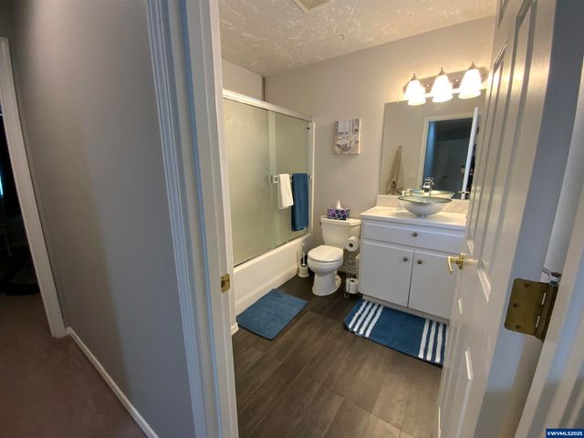 1553 Ammon NW St, Salem, OR 97304