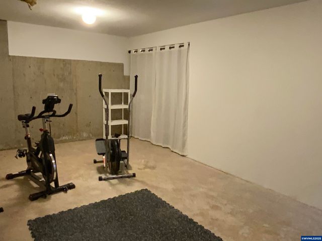 1553 Ammon NW St, Salem, OR 97304