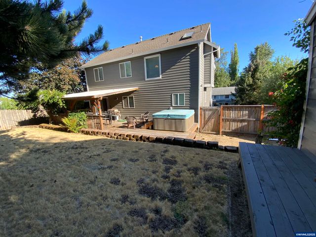 1553 Ammon NW St, Salem, OR 97304