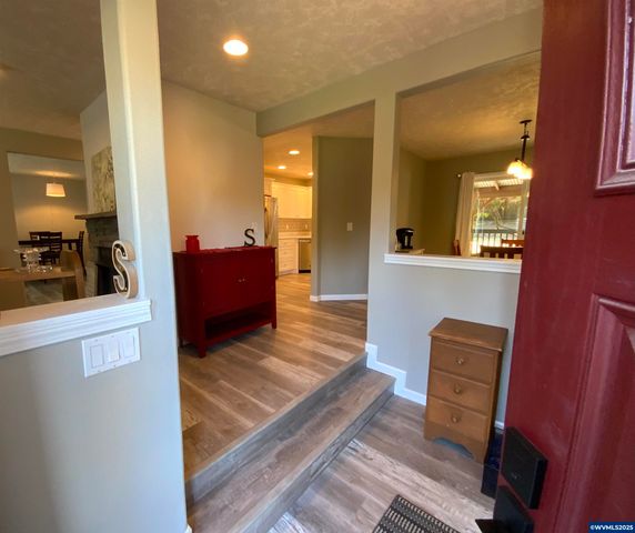 1553 Ammon NW St, Salem, OR 97304