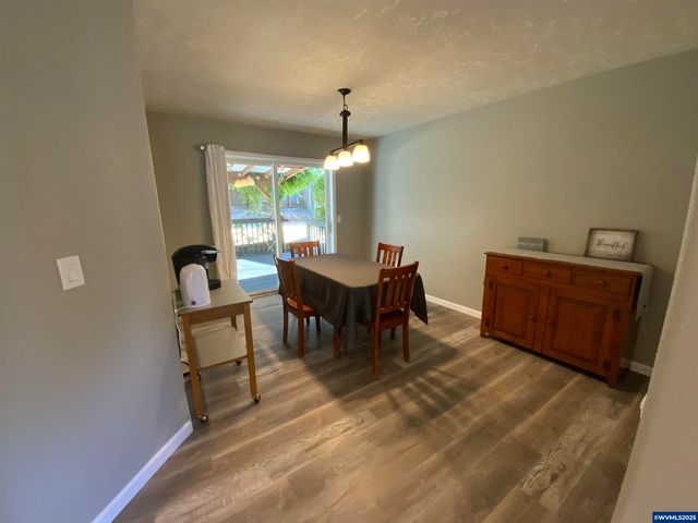 1553 Ammon NW St, Salem, OR 97304