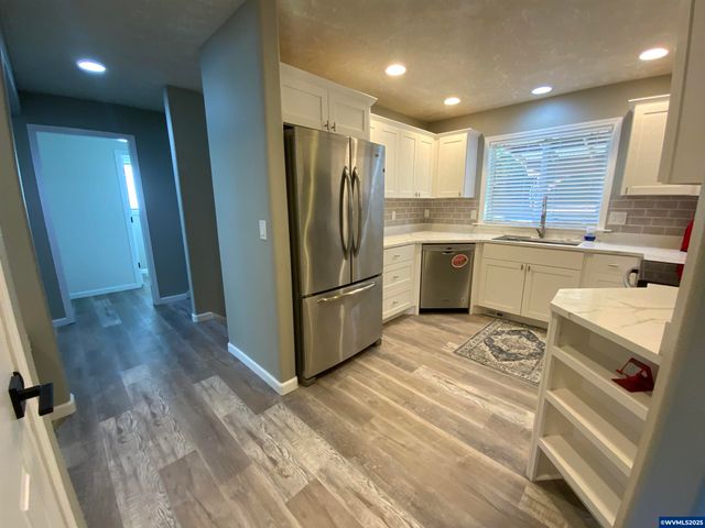 1553 Ammon NW St, Salem, OR 97304