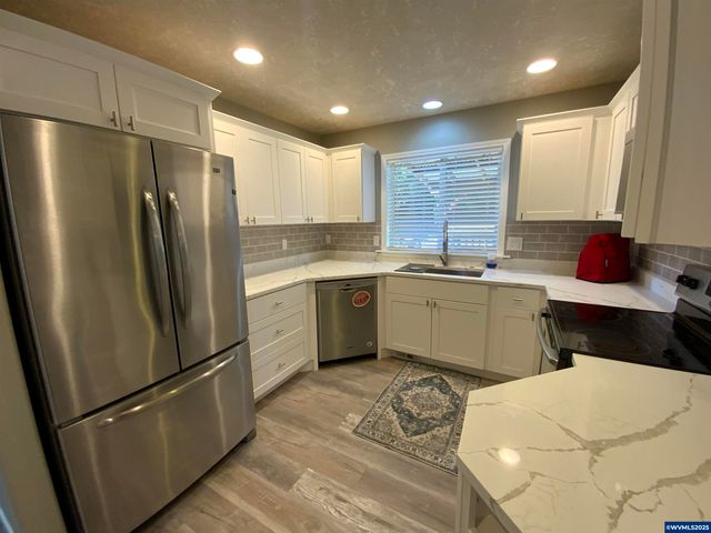 1553 Ammon NW St, Salem, OR 97304